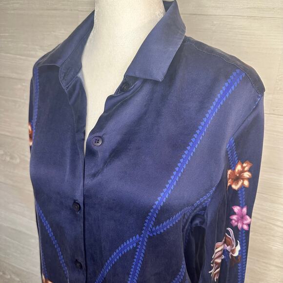 Tucker Silk Blend Blue Floral Button Down Blouse XS / Small - Picture 2 of 7